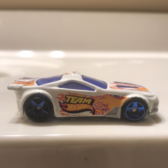 Hot wheels team Hot Wheels McDonald’s car 2012 - Picture 2 of 6